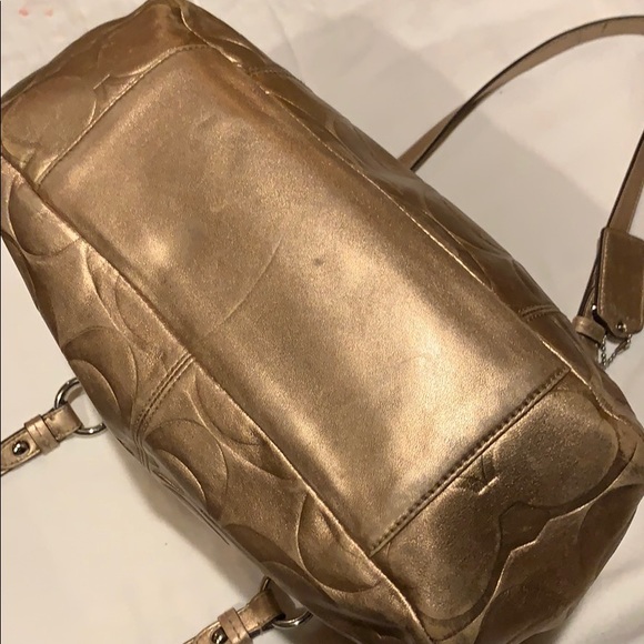 Coach metallic gold signature embossed leather - Picture 3 of 8